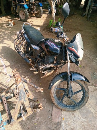 પલેટીના ગાડી એવરેજ 80