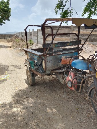 રીક્ષા વેચવાની છે