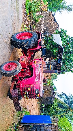 ટેકટર વેચવાનું છે