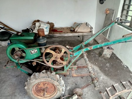 સીંગદાવાડુ વાળુ ટેક્ટર .
