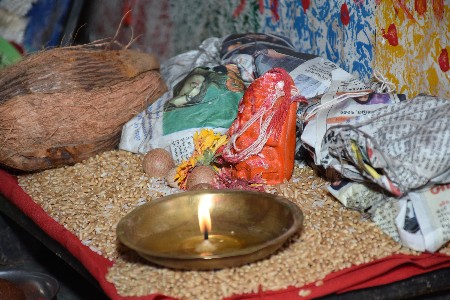 ગાય નું  ઘી વેચવા નું સે
