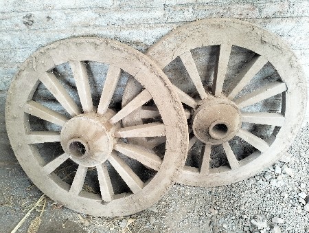 ગાંડા ના ટાયર વેચવાના છે.