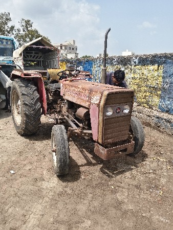 ટેક્તર વેચવાનું છે