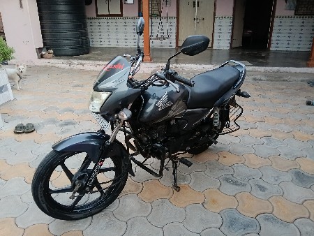 ગાડી વેચવાની સે