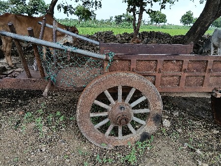 વેચવાની છે