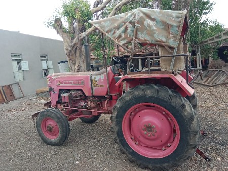 આ ટ્રેક્ટર વેચવાનું છે