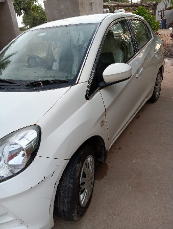 2014 Honda amaze