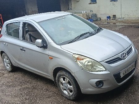 કાર વેચવા ની છે