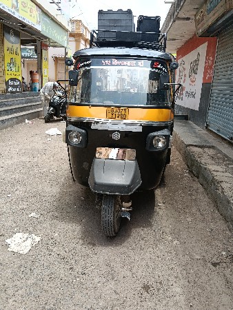 રિક્ષા વેચવાની છે