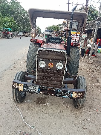 ટ્રેક્ટર વેચવાનું છે