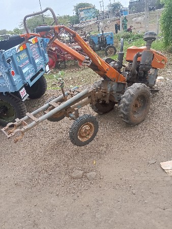 મહેન્દ્રા ટેકટર કેશોદના શોરૂમ જોવા