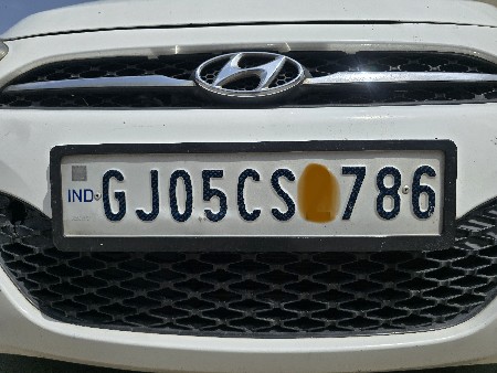 ફોરવીલ વેચવાની છે