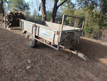 મીની ટ્રેક્ટર વેચવાનું છે.