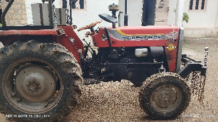 ટ્રેક્ટર વેચવાનું છે.