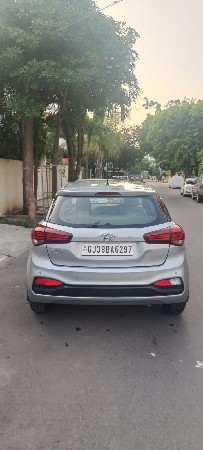 કાર વેચવાની છે