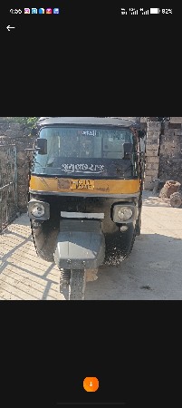 પિયાગો રિક્ષા લેવાની છે