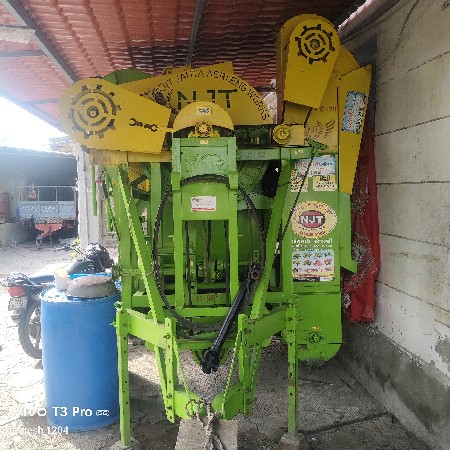 ટ્રેક્ટર અને થેશર વેસવાનું છે