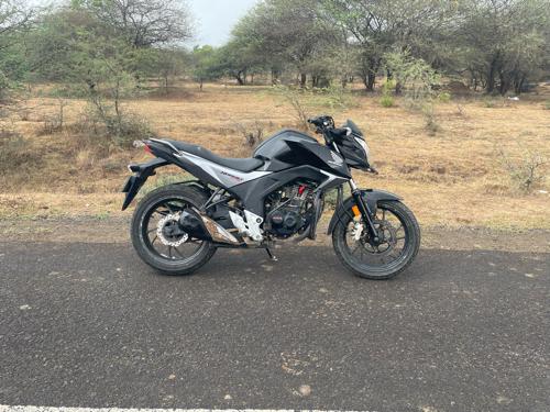 Honda hornet 160r