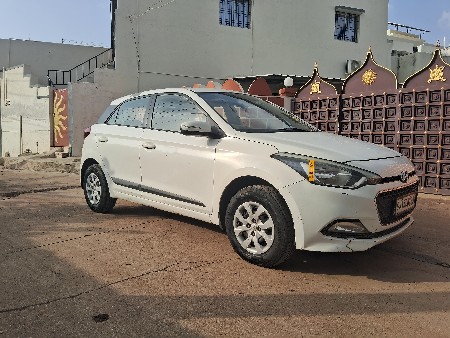 વેચવાની છે