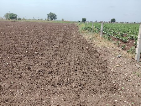 જમીન વેચવાની છે