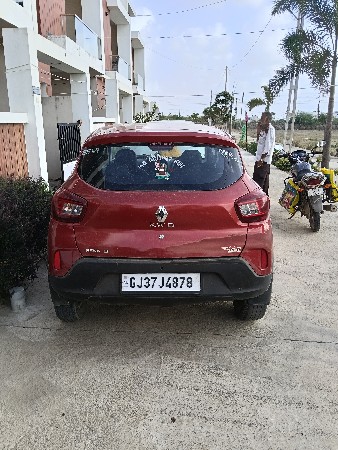 ફોર વીલ વેચવા ની છે