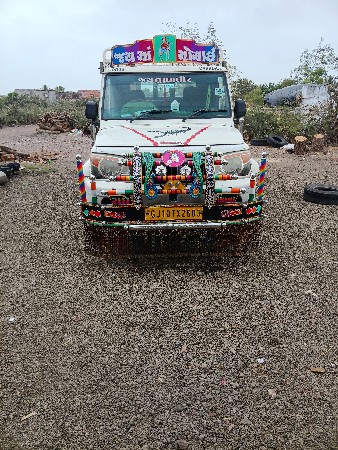 બોલેરો ગાડી વેચવાની છે