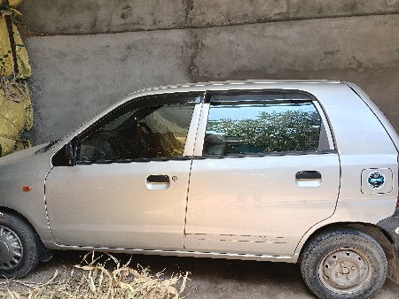 ફોર વ્હીલ વેચવાની છે