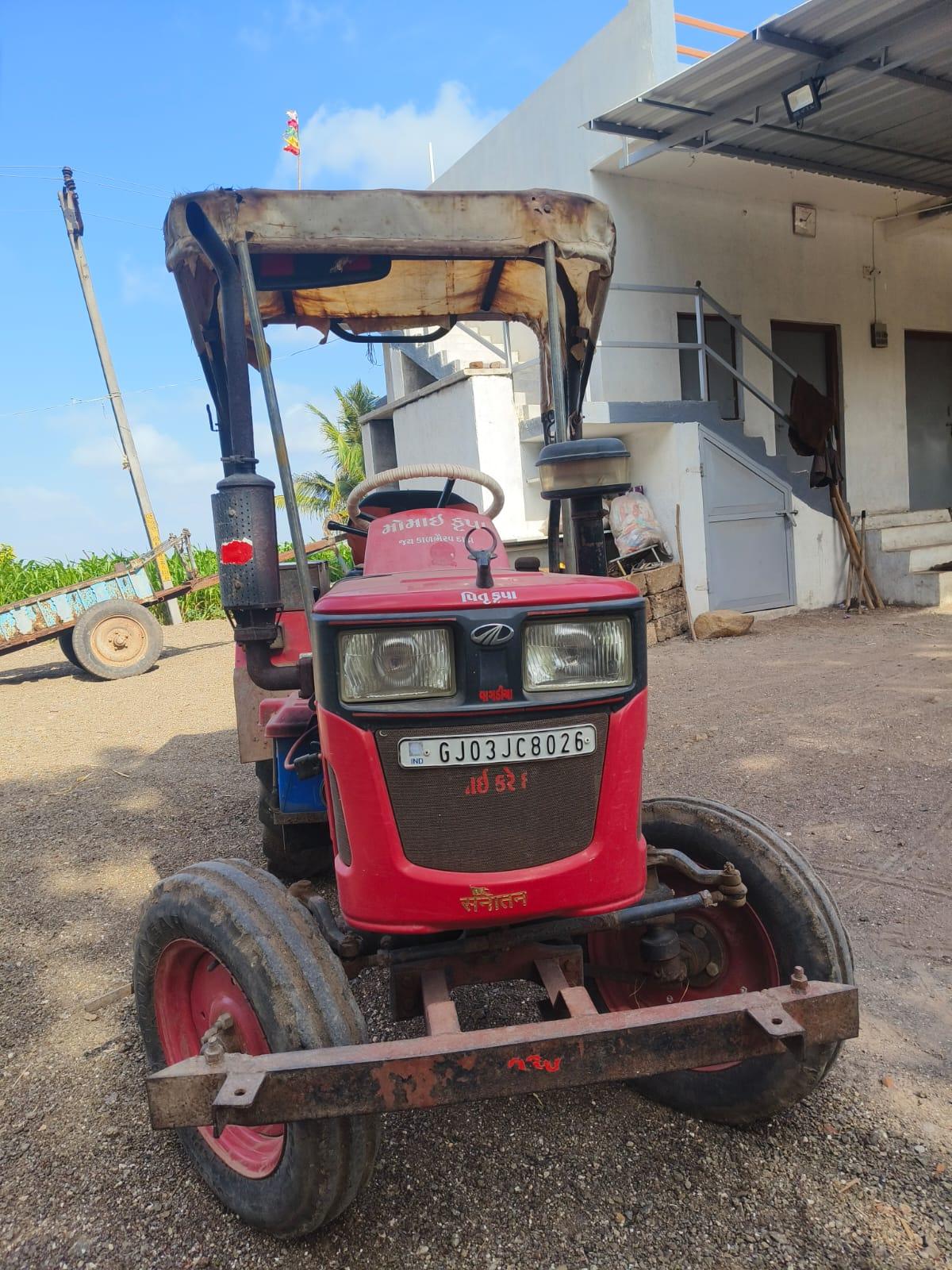 મીની ટ્રેક્ટર વેચવાનું છે.
