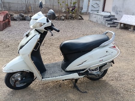 ટુ વ્હીલર  વેચવાનું છે.