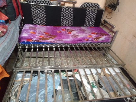 sofa com bad.  9000