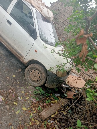 alto વેચવાનો છે ચાલો ફોરવીલ alto