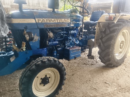 આ ટ્રેક્ટર વેચવાનું છે