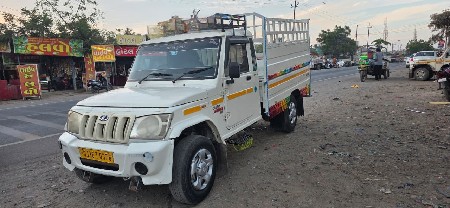 બોલેરો મેકસી ટ્રક