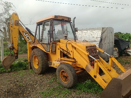 ભંગારમાં જવાનું છે જેસીબી