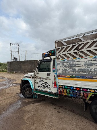 બોલેરો વેચવાનો છે