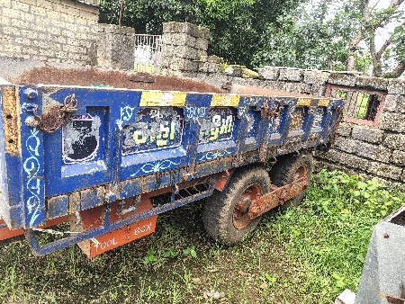 ટ્રેલર વેચવાનું છે