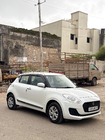SWIFT ગાડી વેચવાની છે
