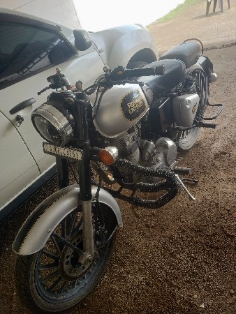 royal Enfield classic 350 bullet
