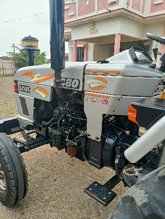 Eicher 380,