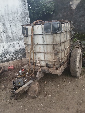દવા છાંટવાનો ટાંકો