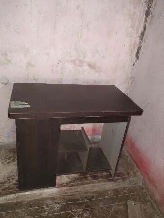 ટેબલ ફક્ત 6 મહિના વાપરેલું