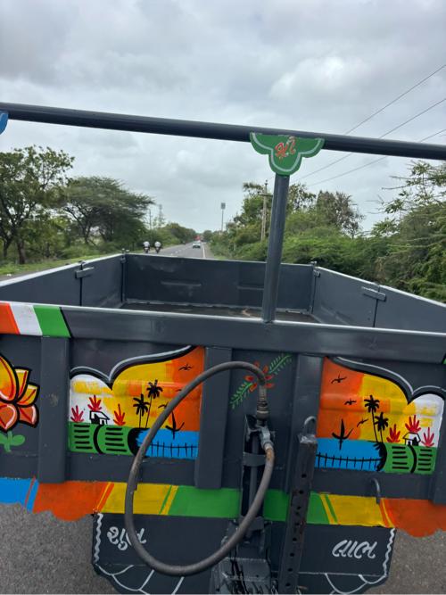 એ ટૂ ઝેડ કમ્પ્લિટ ટ્રોલી(લારી)વેચવાની છે….