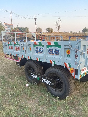 ટ્રેઈલર વેચવાનું છે
