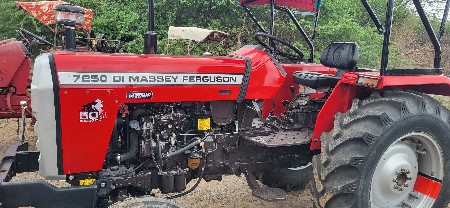 Massey 7250. 2024