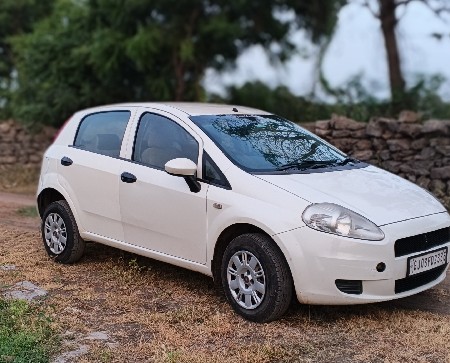 ફિયાટ પૂન્ટો ડીઝલ Rs.121000