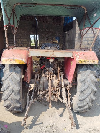 ટ્રેક્ટર વેચવાનું છે