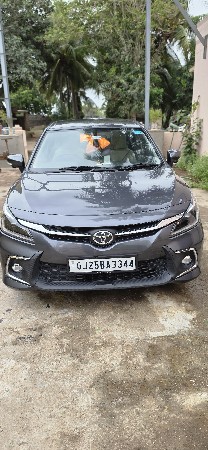 Toyota glanza v
top model