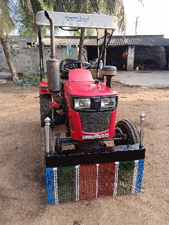 યુવરાજ ટ્રેક્ટર વેસવા નુ છે