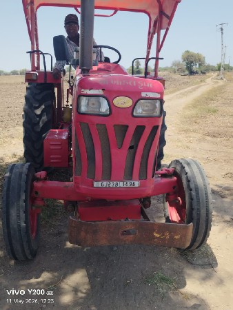 mahindra  275