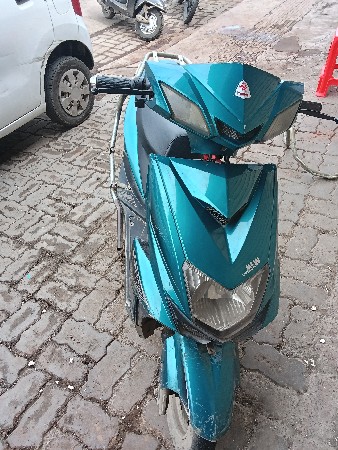 બેટરી વારી ગાડી